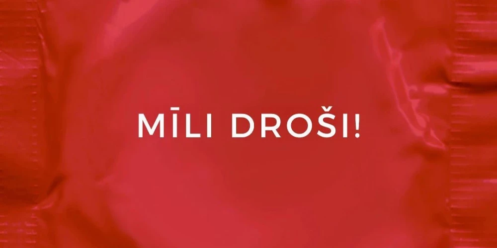 Biedrība „Papardes zieds” ir brīvprātīga un demokrātiska sabiedriskā labuma organizācija, kas dibināta 1994. gadā. Kopš 2000. gada biedrība „Papardes zieds” ir pilntiesīga Starptautiskās ģimenes plānošanas federācijas (International Planned Parenthood Federation, IPPF) biedre. Biedrība izstrādā seksuālās un reproduktīvās veselības izglītības programmas un vada nodarbības jauniešiem, tostarp ar intelektuālās attīstības traucējumiem, vecākiem un profesionāļiem, kā arī ierosina un iesaistās šo jautājumu interešu aizstāvībā valsts un starptautiskā līmenī.