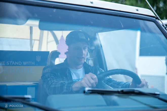 Автомобили готовятся к отправке в Украину. (Фото: Flickr.com / Valsts policija)