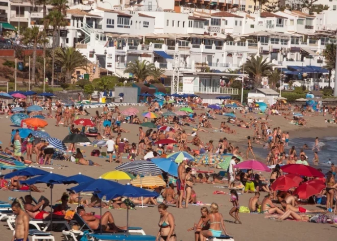 Vācieties prom! Tenerifē notikuši protesti pret tūristiem