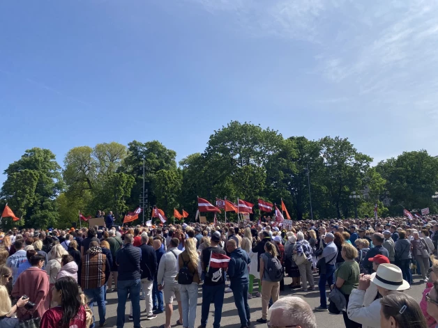 Много людей собрались на акции протеста (Фото: очевидец)