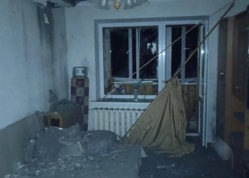 Krievija naktī atkal uzbrukusi Kijivai ar trieciendroniem; nogalināts cilvēks