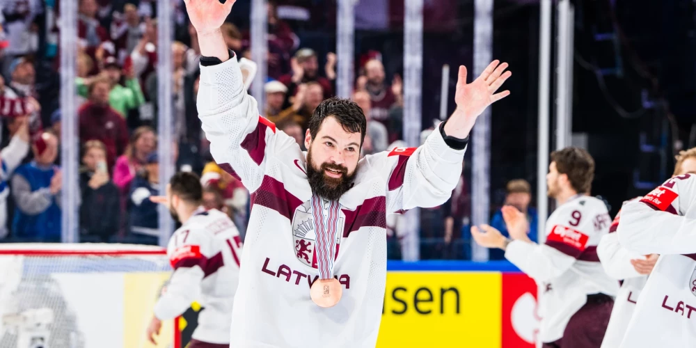 Tik vien? Latvijas hokeja izlase par izcīnītajām bronzas medaļām varētu saņemt pieticīgu prēmiju