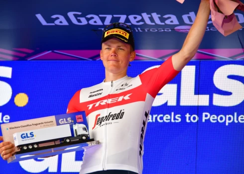Skujiņš debijas reizē "Giro d'Italia" izcīna 31. vietu un tiek atzīts par aktīvāko braucēju ; panākums slovēnim Rogličam