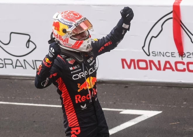 Verstapens triumfē Monako un izcīna ceturto panākumu sezonā