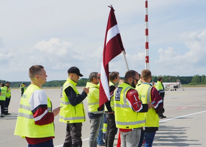 Latvijas hokeja izlase ieradusies Rīgā.