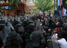 Kosovas ziemeļos atkal izcēlušās policistu un serbu sadursmes