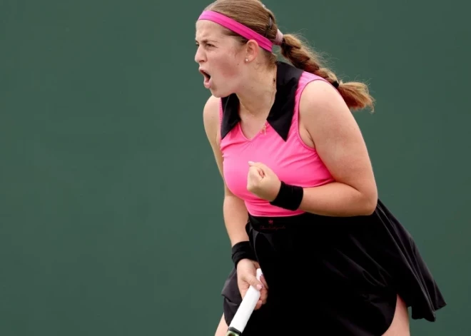 Ostapenko "French Open" turnīra pirmajā kārtā uzvar Martincovu