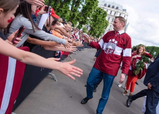 "Hokejists" Smiltēns — tviterlietotāju zobgalību varonis