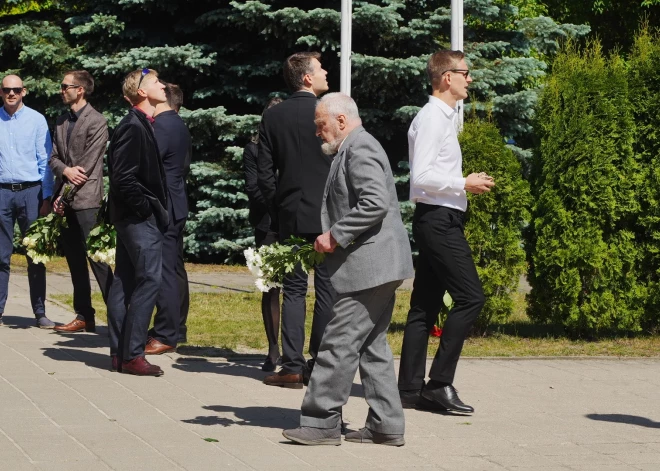 Atvadīšanās no horeogrāfa, Dziesmu un deju svētku Goda virsvadītāja Šteina.