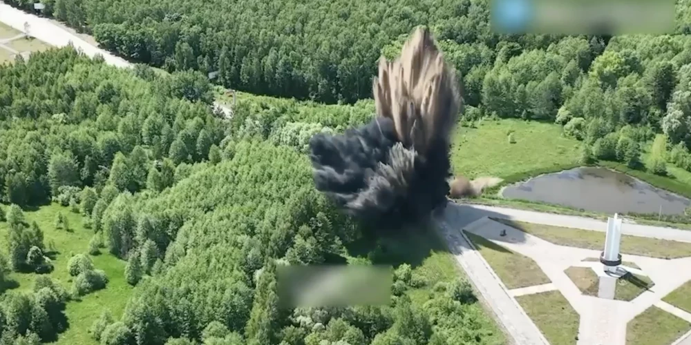 У монумента "Три сестры" на границе России, Беларуси и Украины произошел взрыв