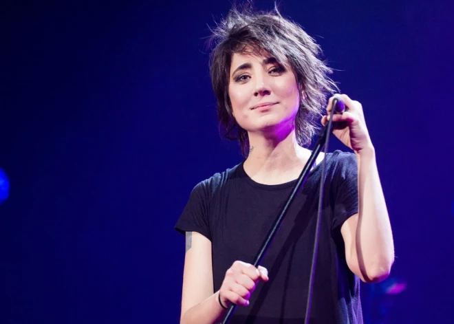 Zemfira, kas nosodījusi karu, pieņēmusi Francijas pilsonību