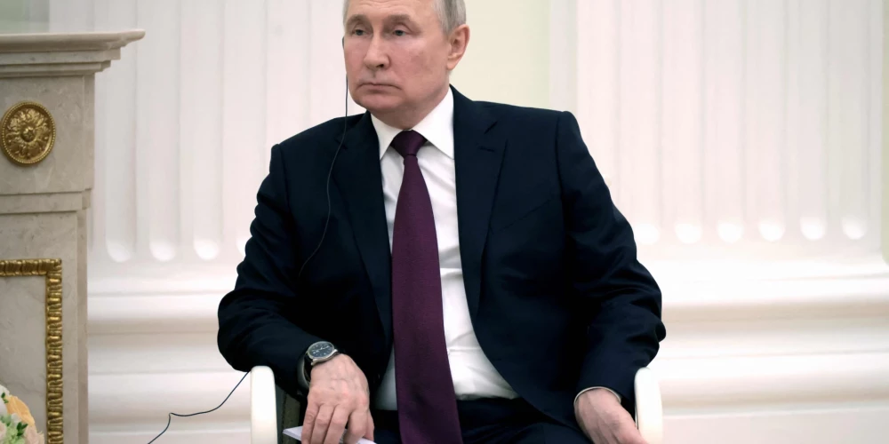 Dienvidāfrika cenšas izlocīties, lai nearestētu Putinu