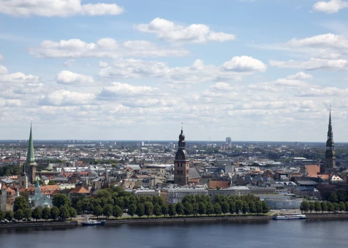   В Риге и ее окрестностях проживает свыше половины населения Латвии