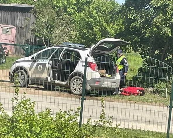 В Малтской волости сотрудники Госполиции, возможно, задержали автомобиль, которым управляли иммигранты.