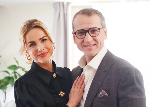 Intars Rešetins ar Leldi Dreimani. Kopumā plānotas 50 sērijas, bet Intars filmēšanas procesā iesaistījās, kad viena trešdaļa jau bija tapusi.