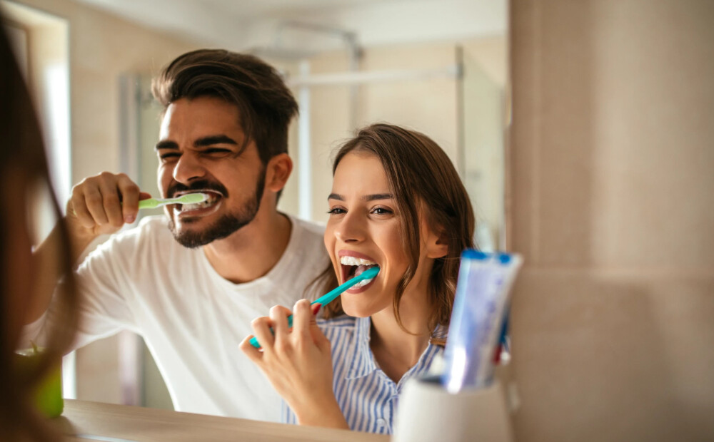 Zobārsts brīdina par izplatītākajām kļūdām tīrot zobus. Šīs kļūdas pieļaujam mēs visi