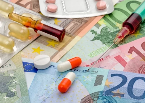 "Это ненормально!": почему в Литве лекарства Grindeks стоят в шесть раз дешевле, чем в Латвии?