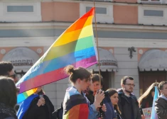 На митинге в защиту прав ЛГБТ-сообщества в Риге.