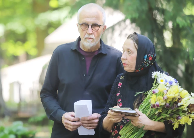Kaspara Dimitera sieva Līga 5. jūnijā svinēja savu dzimšanas dienu. Tās galvenais notikums – viņas vīra dziesmu albuma “Внимание! Внимание! Говорит Война!” (“Uzmanību! Uzmanību! Runā karš”) atklāšana.