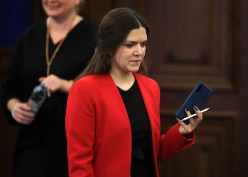 Antoņinai Ņenaševai šķiet, ka ar dažām partijām, kuru vārdi tiek nosaukti koalīcijas kontekstā, sastrādāties nebūtu iespējams, piemēram, ar NA. 