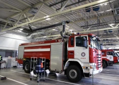 Valsts meža dienests Ukrainai ziedos piecus ugunsdzēsības transportlīdzekļus