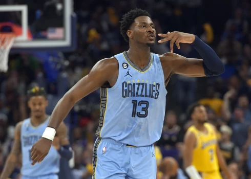 Aizvadītās NBA sezonas labākais spēlētājs aizsardzībā Džarens Džeksons.