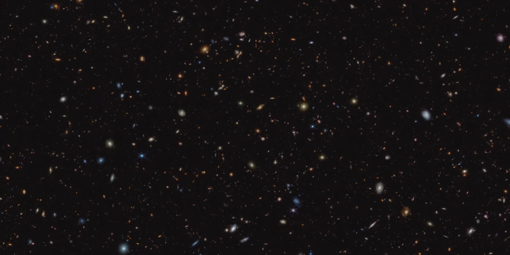 Вот как выглядят 45 000 галактик! NASA опубликовало новый снимок из космоса