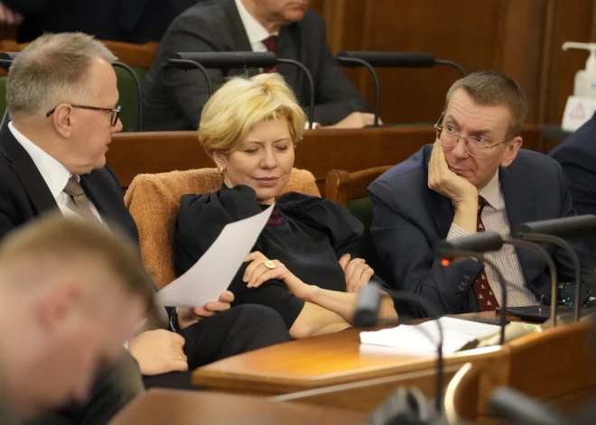 No valdības locekļiem sabiedrība vispozitīvāk vērtē Rinkēviča, bet visnegatīvāk - Čakšas sniegumu