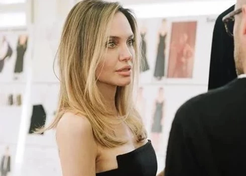 Назад в прошлое: Анджелина Джоли перекрасилась в блондинку