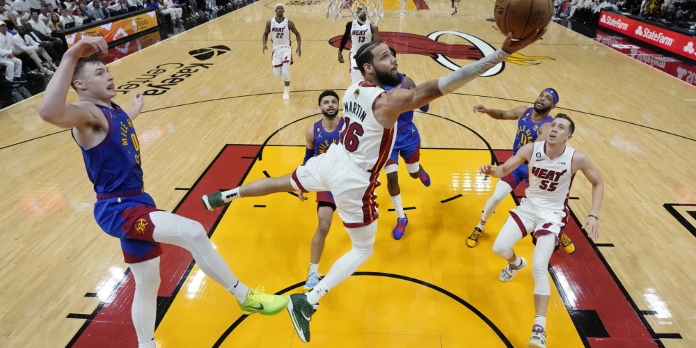 Jokičs un Marejs sakrāj "triple-double" un izvirza "Nuggets" vadībā NBA finālsērijā