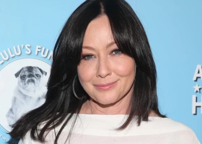 "Вот как может выглядеть рак": онкобольная звезда сериала "Зачарованные" Шэннен Доэрти ведет отчаянную борьбу за жизнь