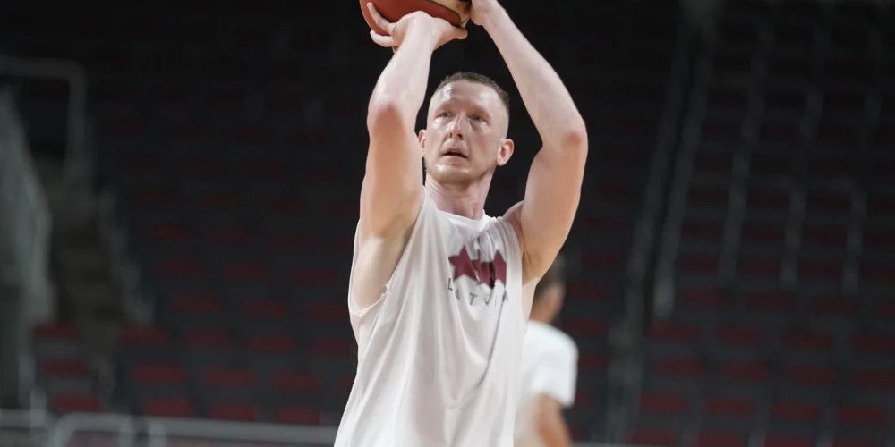 Latvijas basketbolistam Šmitam līgumu piedāvāja arī "Maccabi" un "Partizan"