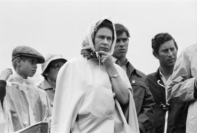 Monreāla 1976. Šīs spēles boikotēja 26 Āfrikas valstis, toties pasākumu atklāja karaliene Elizabete II, kura kopā ar karalisko ģimeni diezgan draņķīgos laika apstākļos noskatījās savas meitas princeses Annas startu jāšanas sacensībās. Princese izcīnīja 24. vietu.