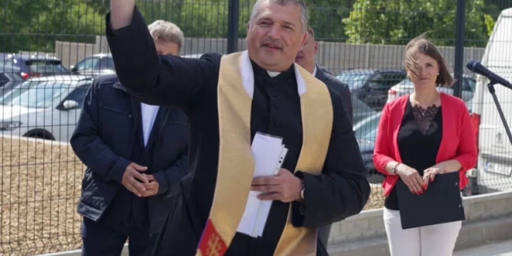 Салдусский священник освятил мусульманскую скотобойню на польском языке
