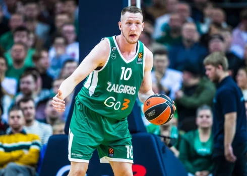 Rolands Šmits un "Žalgiris" īstā basketbola trillerī kļūst par Lietuvas čempioniem