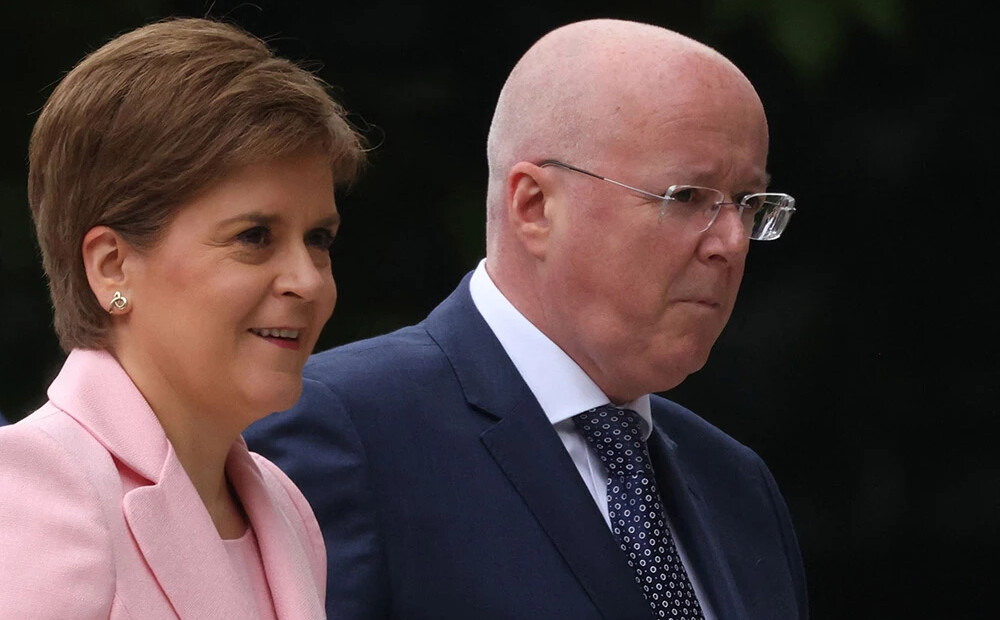 Bijusī Skotijas pirmā ministre Stērdžena pēc nopratināšanas atbrīvota un savu vainu noliedz