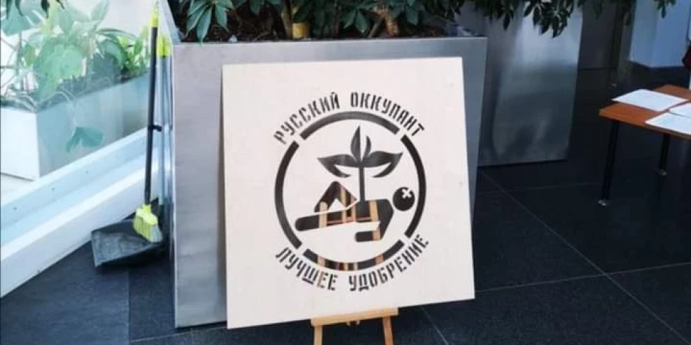 “Krimināla izpausme!” Rīgas domnieks Čekušins Ukrainas mākslinieku izstādē Rīgā saskata nacionālistu provokāciju