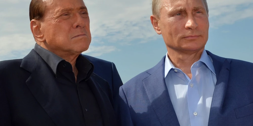 Putins: "Man Silvio Berluskoni bija dārgs cilvēks un īsts draugs"