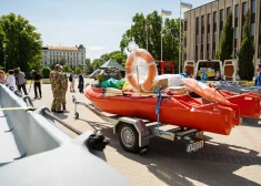FOTO: no Rīgas ceļā dodas konvojs ar palīdzību Kahovkas HES katastrofā cietušajiem