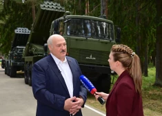 Lukašenko apgalvo, ka saņēmis pirmās atombumbas no Krievijas