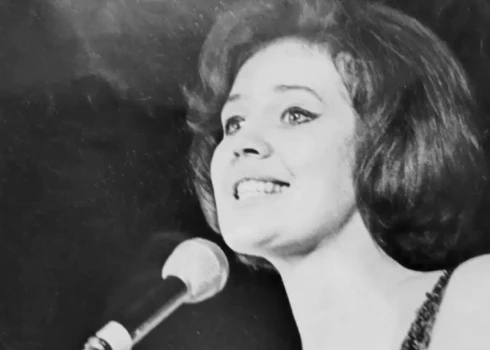 Mirusi dziedātāja Aino Bāliņa; viņas hitu "Lelle" un samtaino balsi dievināja daudzi