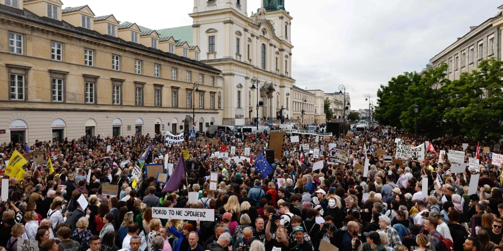 Polijā protestētāji pieprasa liberalizēt aborta likumu