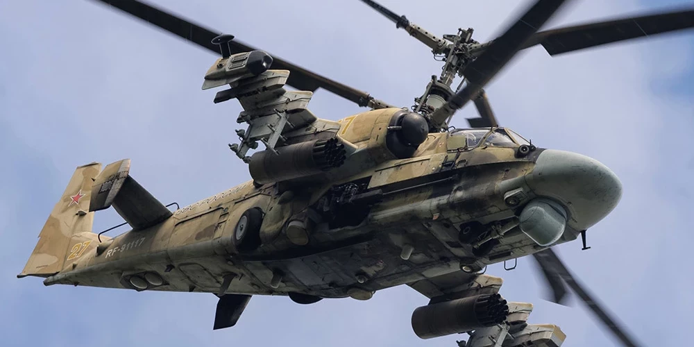 Okupantu daudzfunkcionālais uzbrukuma helikopters "Ka-52 Alligator".