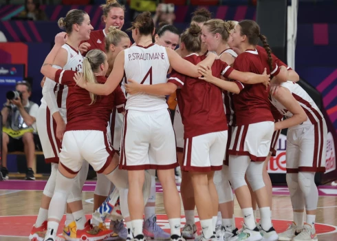 Vēsturisks panākums! Latvijas basketbolistes parūpējas par sensāciju un pārliecinoši pieveic spēcīgās spānietes