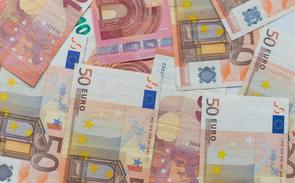 Eiro vērtība pieaug pēc ECB procentlikmju palielināšanas