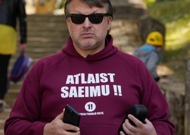 Шлесерс: "Премьер-министр - дирижер по натуре. Я не виню его, но в правительстве много слабых министров"