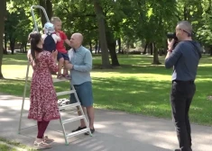 Uģa Kuģa un sievas Lindas laulības piecu gadu jubileja tiek atzīmēta ar fotosesiju