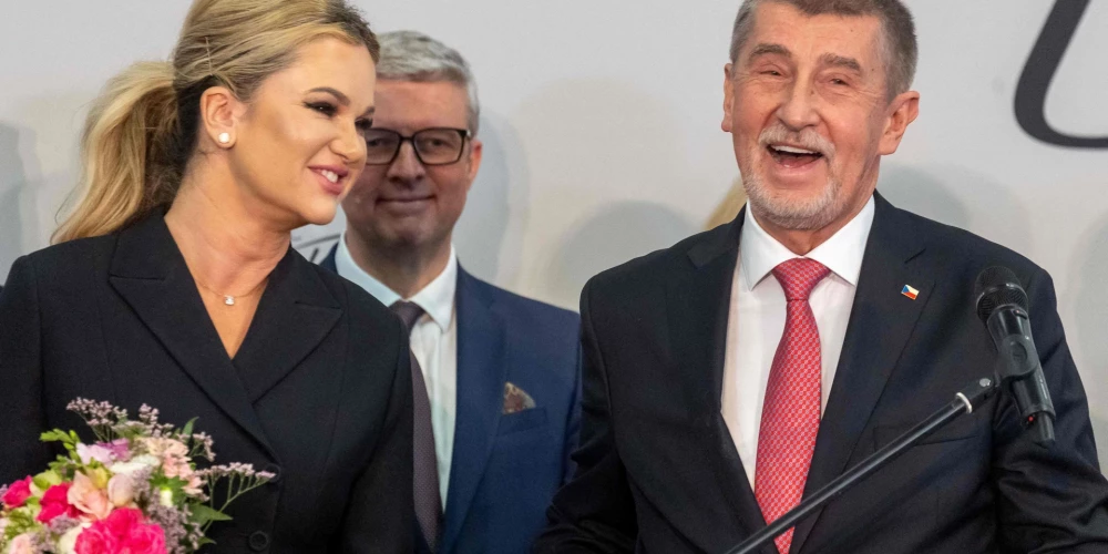 Pieteikts karš "Čehijas Berluskoni"? Parlaments aizliedz mediju atrašanos politiķu īpašumā