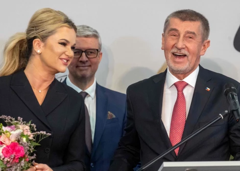 Pieteikts karš "Čehijas Berluskoni"? Parlaments aizliedz mediju atrašanos politiķu īpašumā