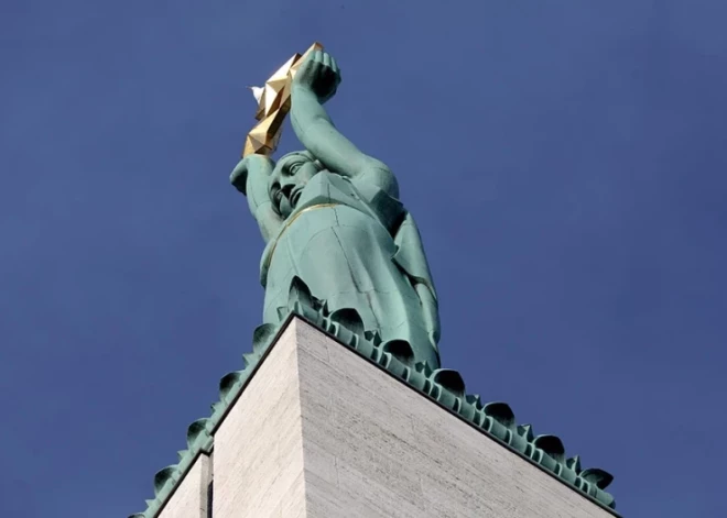 Памятник Свободы помоют и профилактически отреставрируют за 38 тыс. евро. Это сделает компания, в которой всего два сотрудника